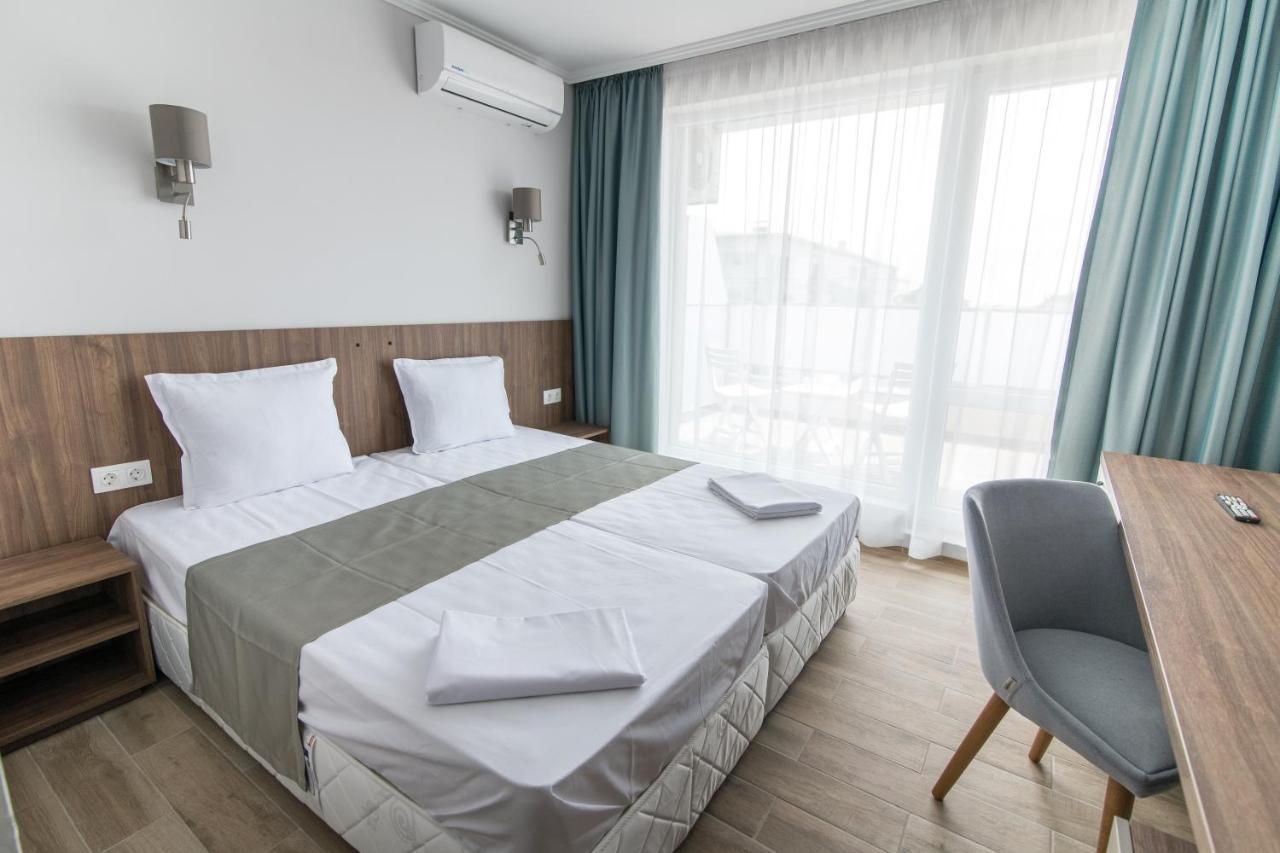 Cinema Hotel Приморсько Екстер'єр фото