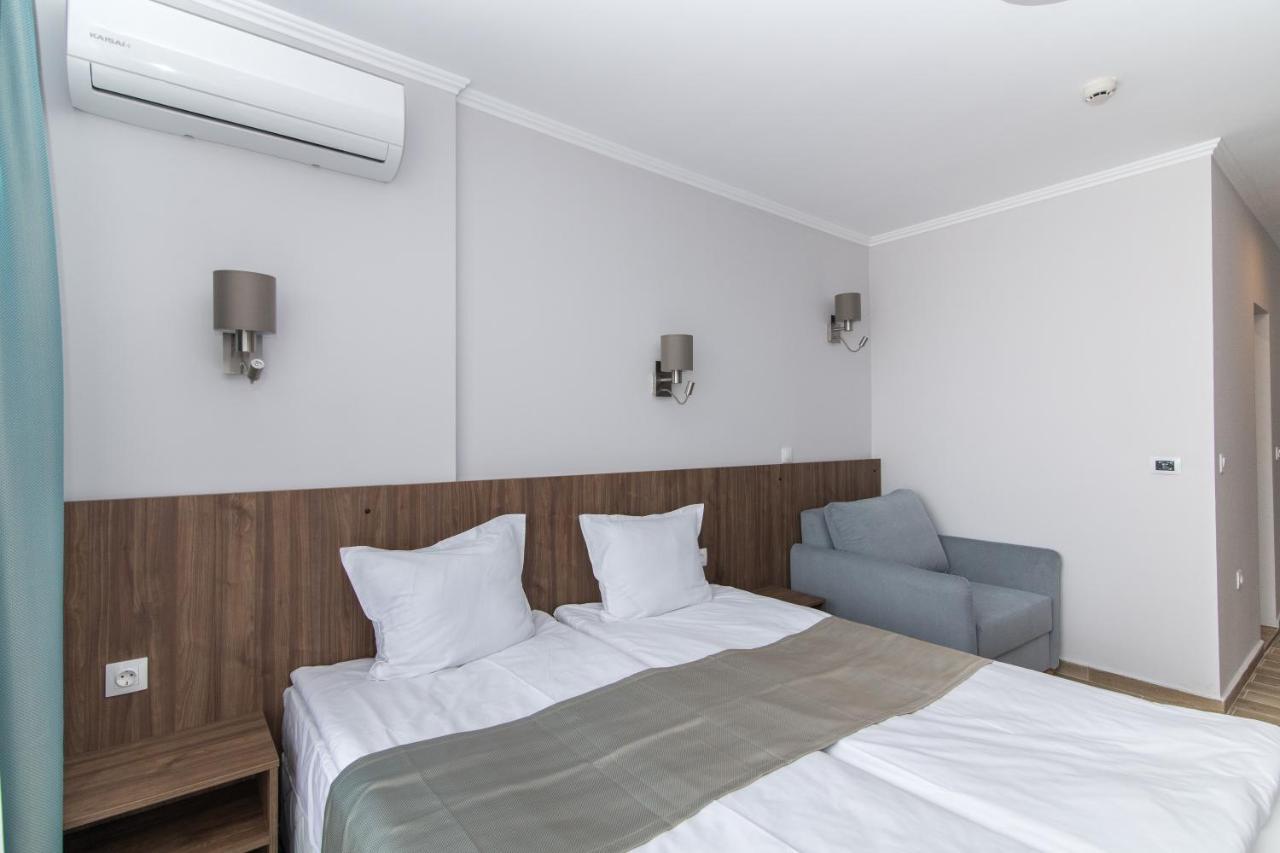 Cinema Hotel Приморсько Екстер'єр фото