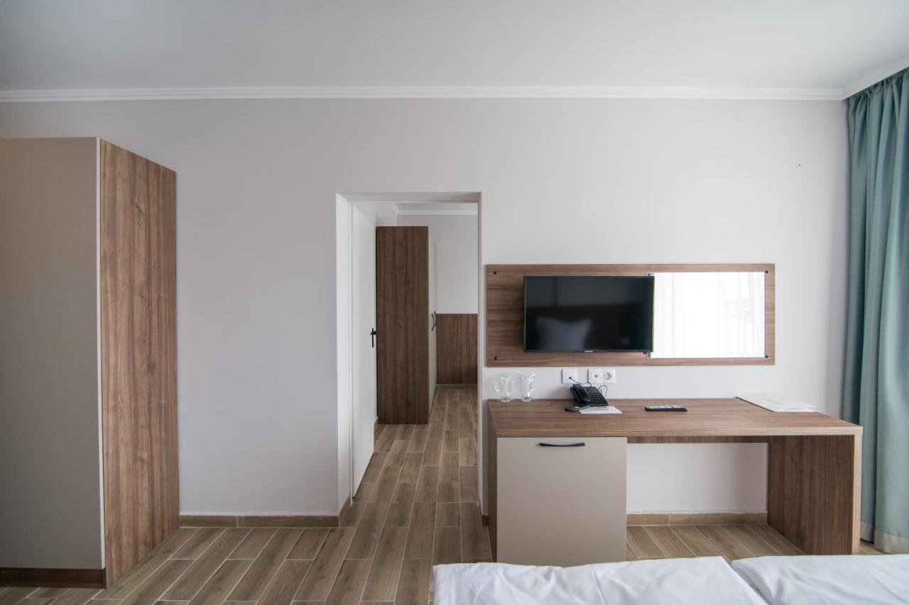 Cinema Hotel Приморсько Екстер'єр фото