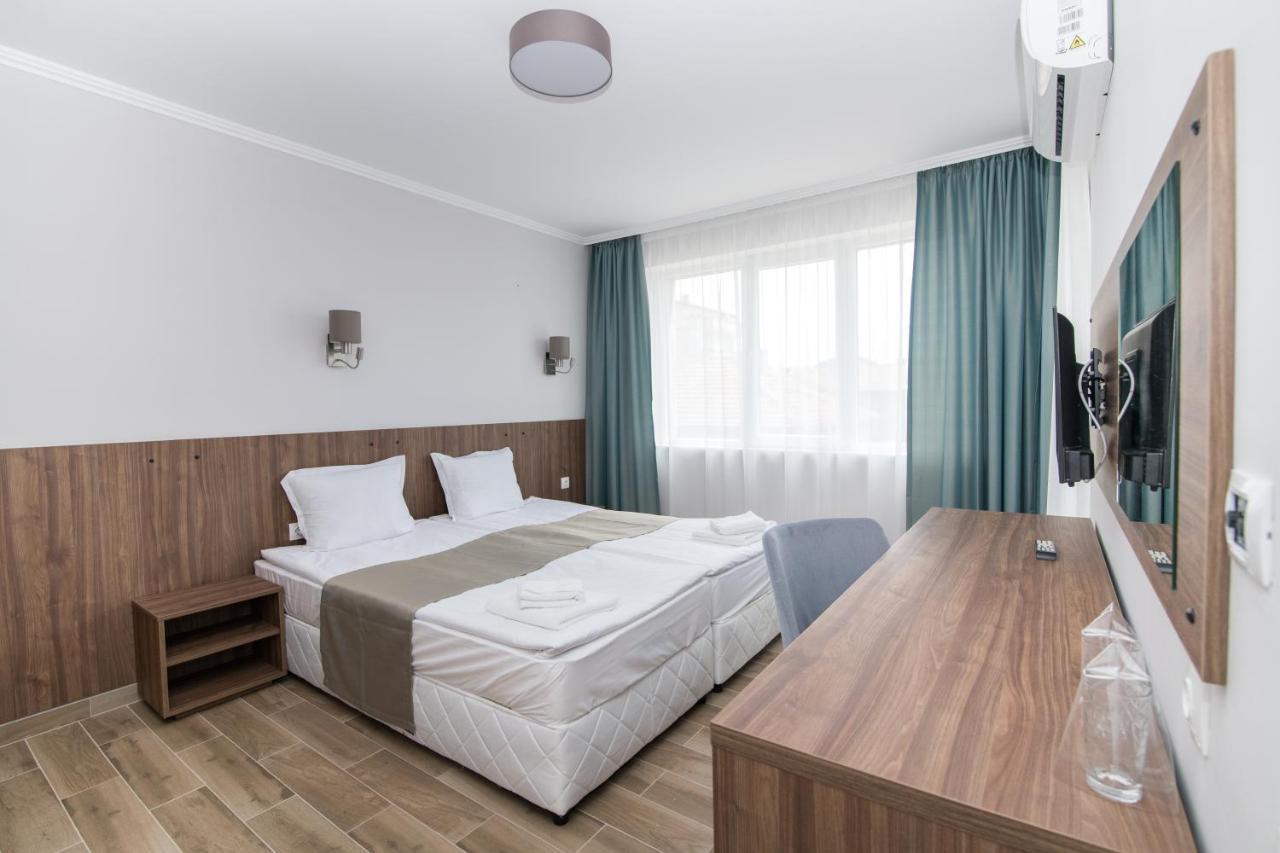 Cinema Hotel Приморсько Екстер'єр фото