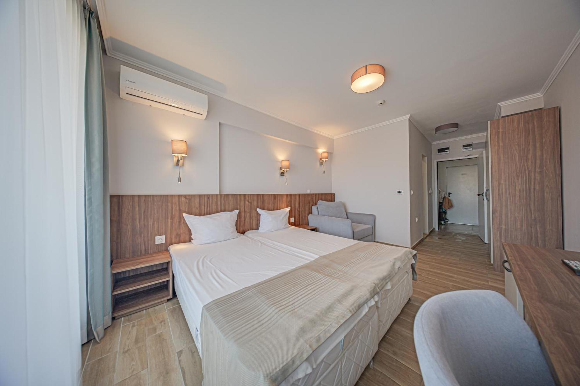 Cinema Hotel Приморсько Екстер'єр фото
