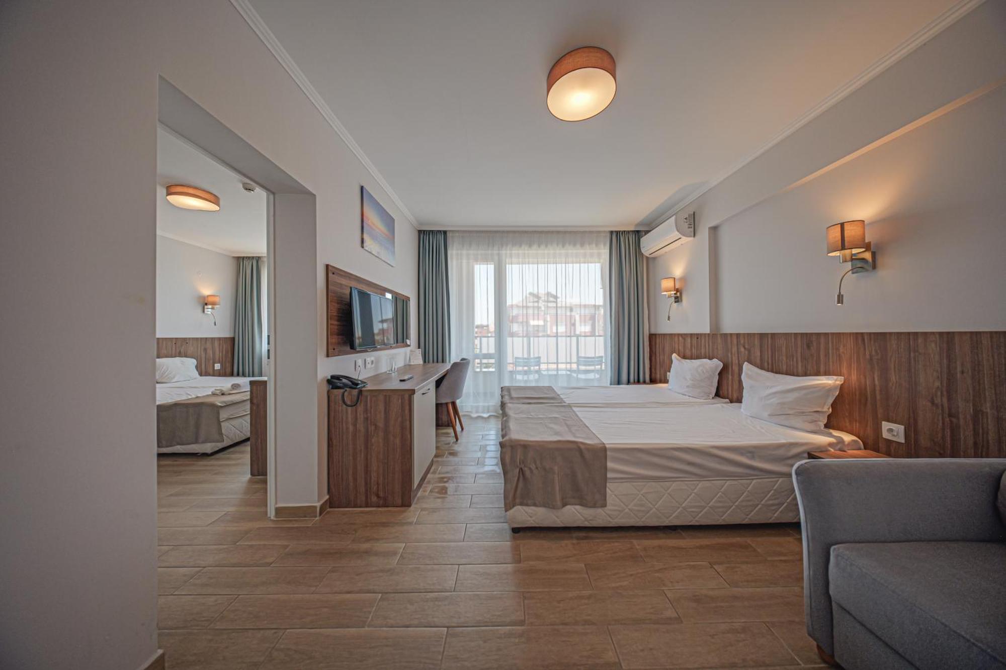 Cinema Hotel Приморсько Екстер'єр фото